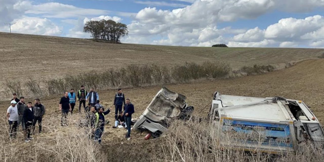 Tekirdağ Çorlu’da çöp kamyonu devrildi: 3 yaralı