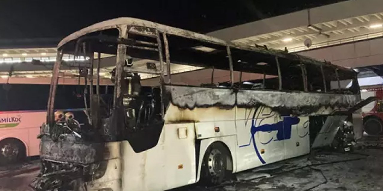 Park halindeki otobüs yandı, faciadan dönüldü