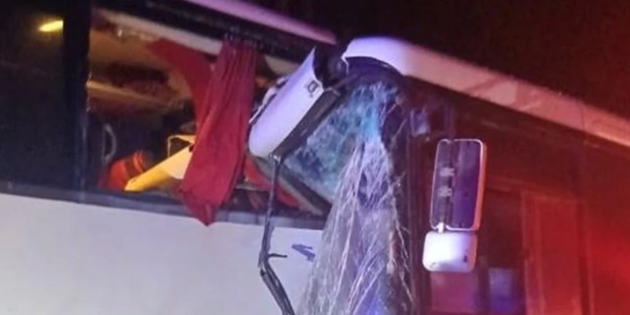 Sinop-Samsun karayolunda kaza: 13 kişi hastaneye kaldırıldı
