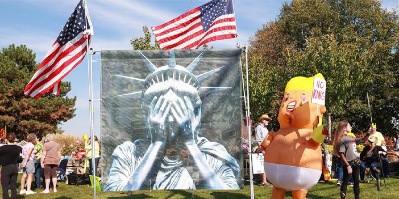 ABD’de milyonlarca kişi Trump’a karşı sokağa döküldü