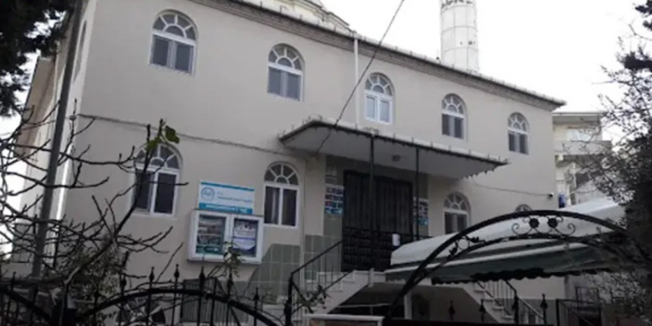 İzmir'de vicdan sorgusu: Cami avlusuna bırakılan bebek hastaneye kaldırıldı