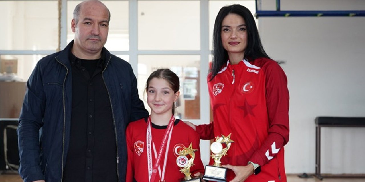 10 yaşındaki Asya 2,5 ayda Türkiye şampiyonu oldu