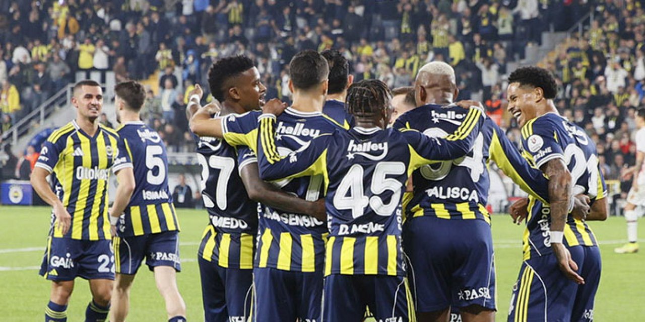 Fenerbahçe’de iki ayrılık kararı: Yaprak dökümü başlıyor