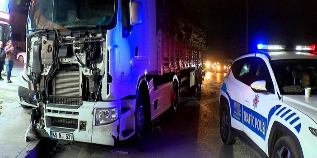 Sultangazi’de TIR dehşeti: Park halindeki 5 araca çarptı