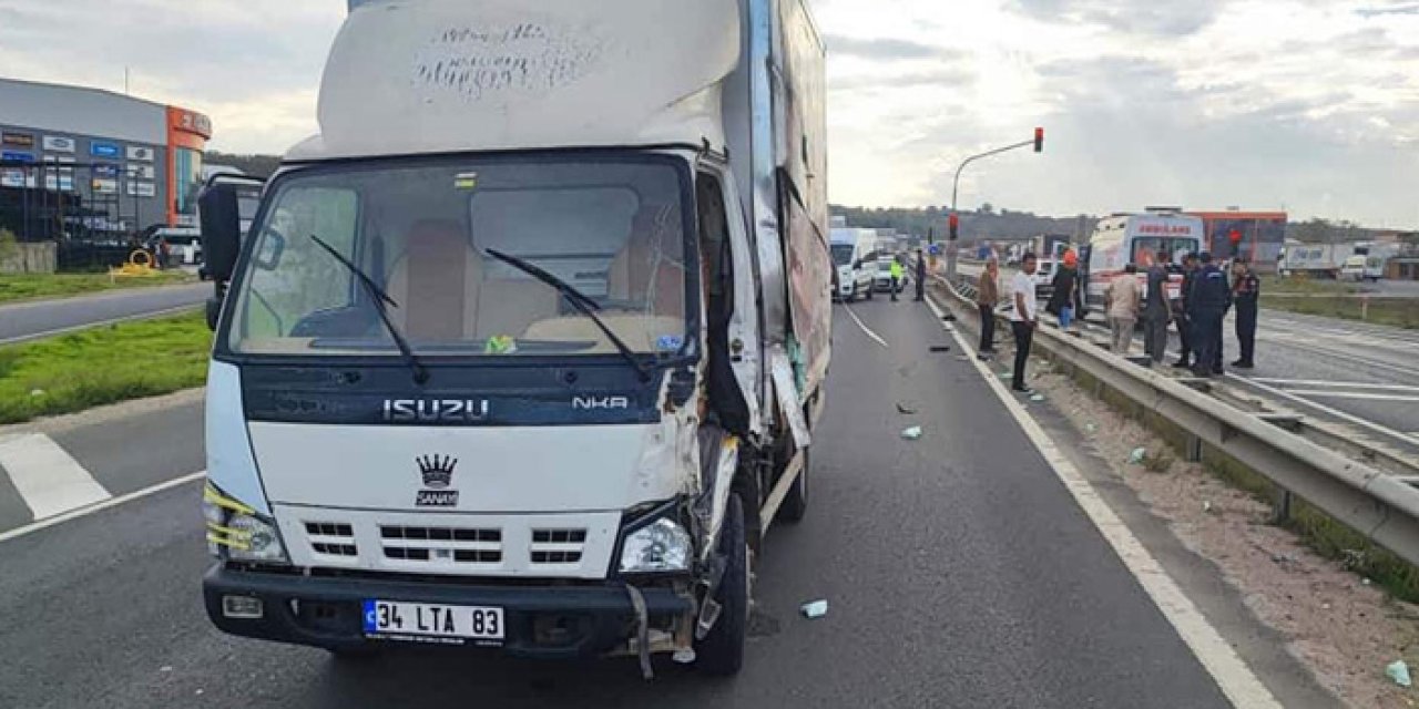 Bariyere Çarpan Kamyonet Sürücüsünün Ayağı Koptu!