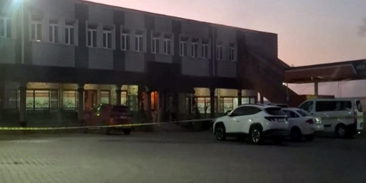 Akaryakıt İstasyonu Restoranında Dehşet: 1 Ölü, 1 Ağır Yaralı!
