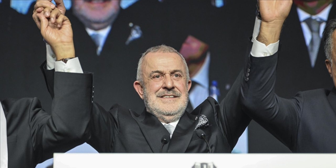 Beşiktaş Kulübü'nün yeni divan kurulu başkanı Ahmet Ürkmezgil