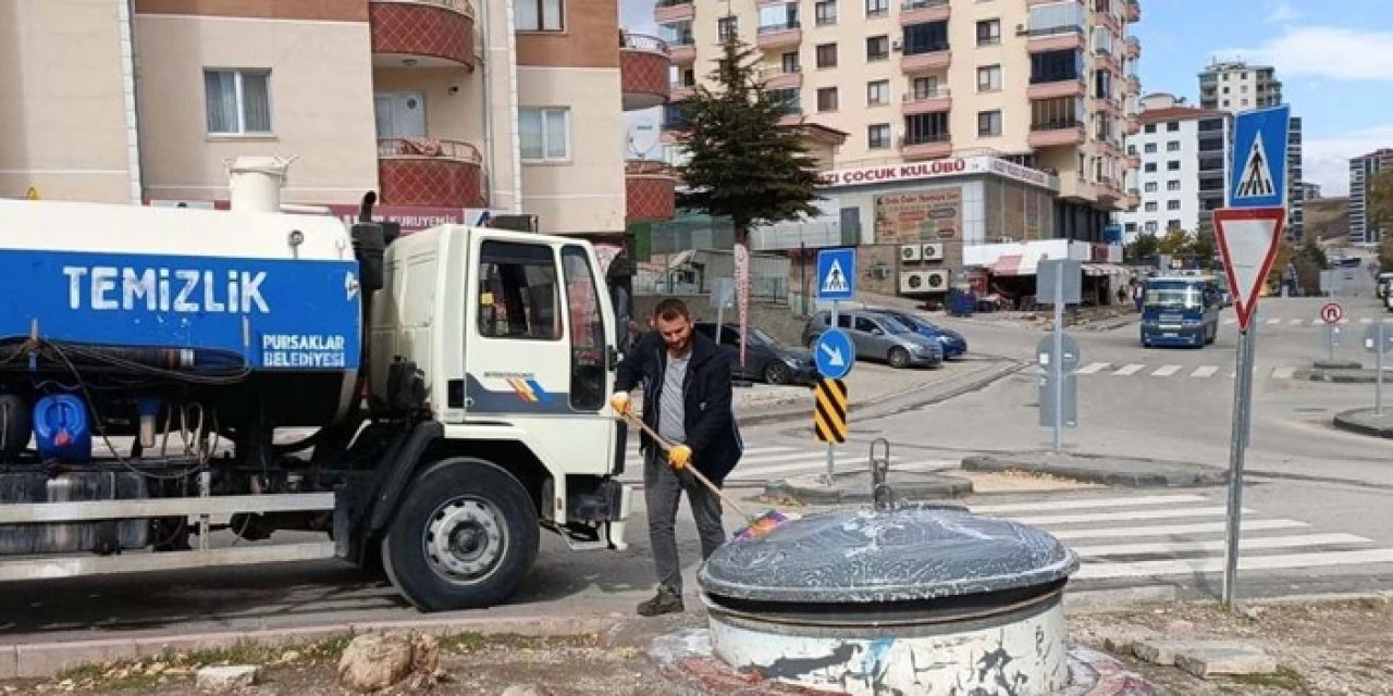 Pursaklar’da çöp konteynerleri temizlendi