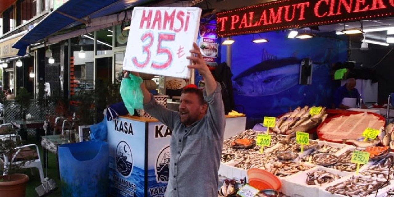 Rize'de hamsi bolluğu: Kilosu 35 liraya düştü