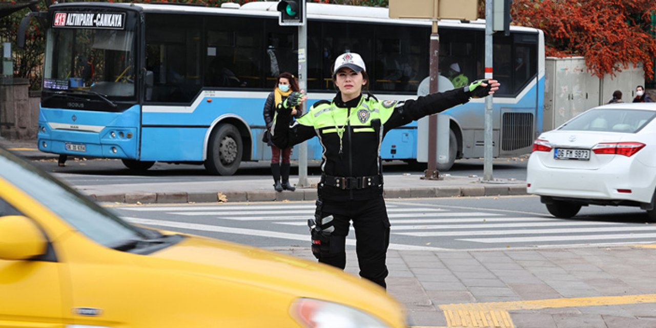 Ankara’da 29 Ekim’de trafik düzenlemesi: Bazı yollar araç trafiğine kapatılacak