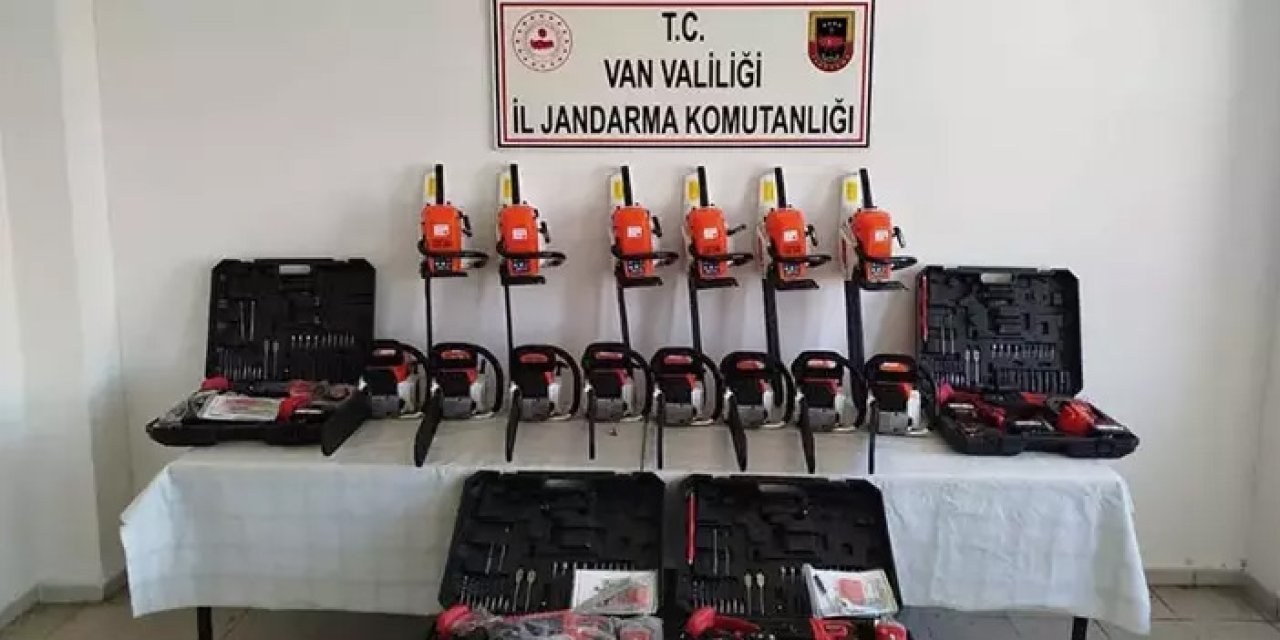 Van’da jandarmadan kaçakçılık darbesi: 430 bin liralık ürün yakalandı