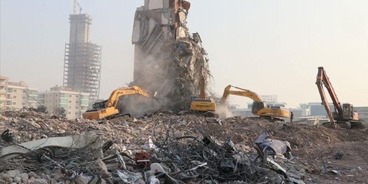 Uzmanından İzmir Uyarısı: “Her 10 Binadan 6’sı Sorunlu”