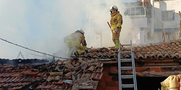 Manisa’da metruk binada çıkan yangın korkuttu!