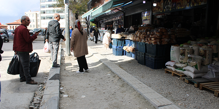 Ulus’ta dönüşüm adım adım ilerliyor: Anafartalar’da kaldırımlar yenileniyor