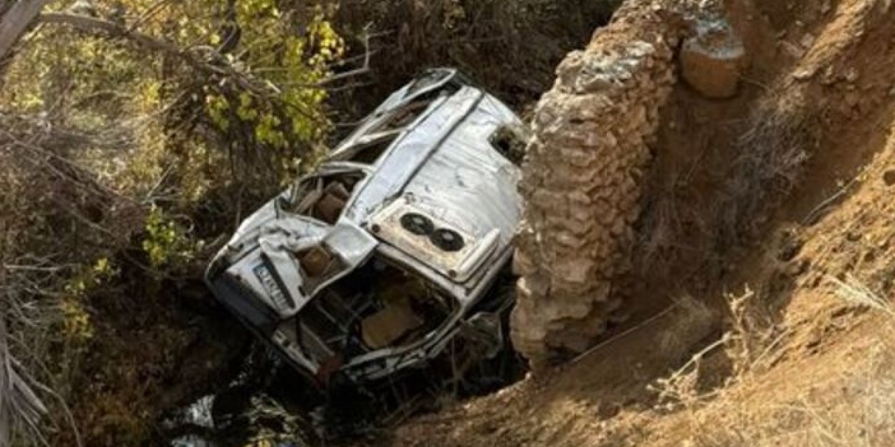 Konya’da öğrenci servisi uçuruma yuvarlandı