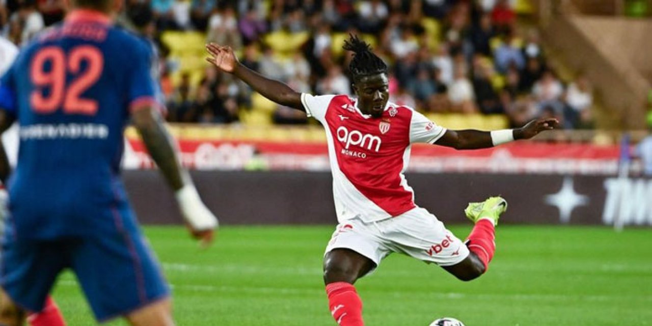 Şok hamle geliyor mu? Galatasaray’dan ara transferde flaş stoper atağı