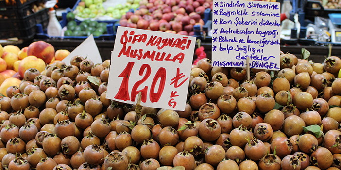 Şifa deposu muşmula tezgahlarda: Kilosu 120 TL