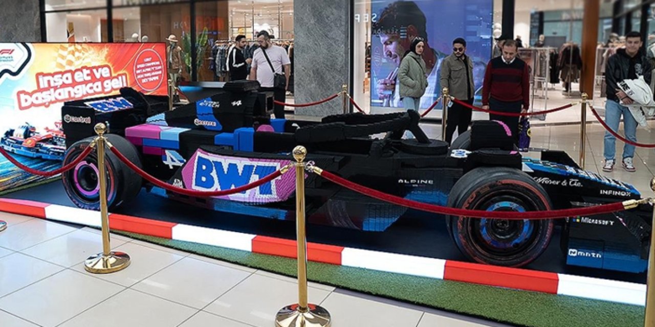 Yüzbinlerce lego parçasından yapılan Formula 1 aracı Ankaralılarla buluştu