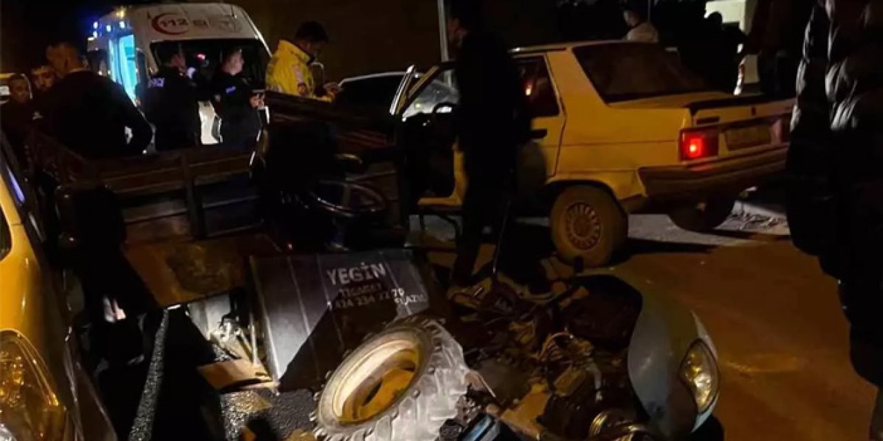 Elazığ'da patpat motoru ile otomobil çarpıştı: 3 kişi yaralandı