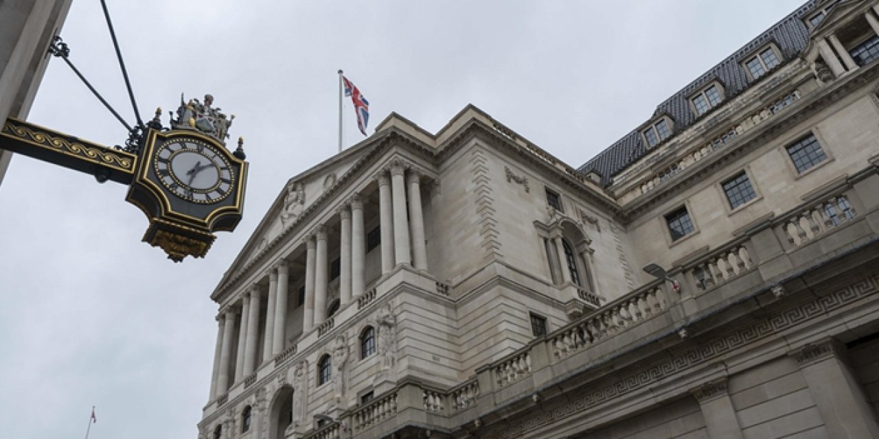 İngiltere Merkez Bankası faizi sabit tuttu