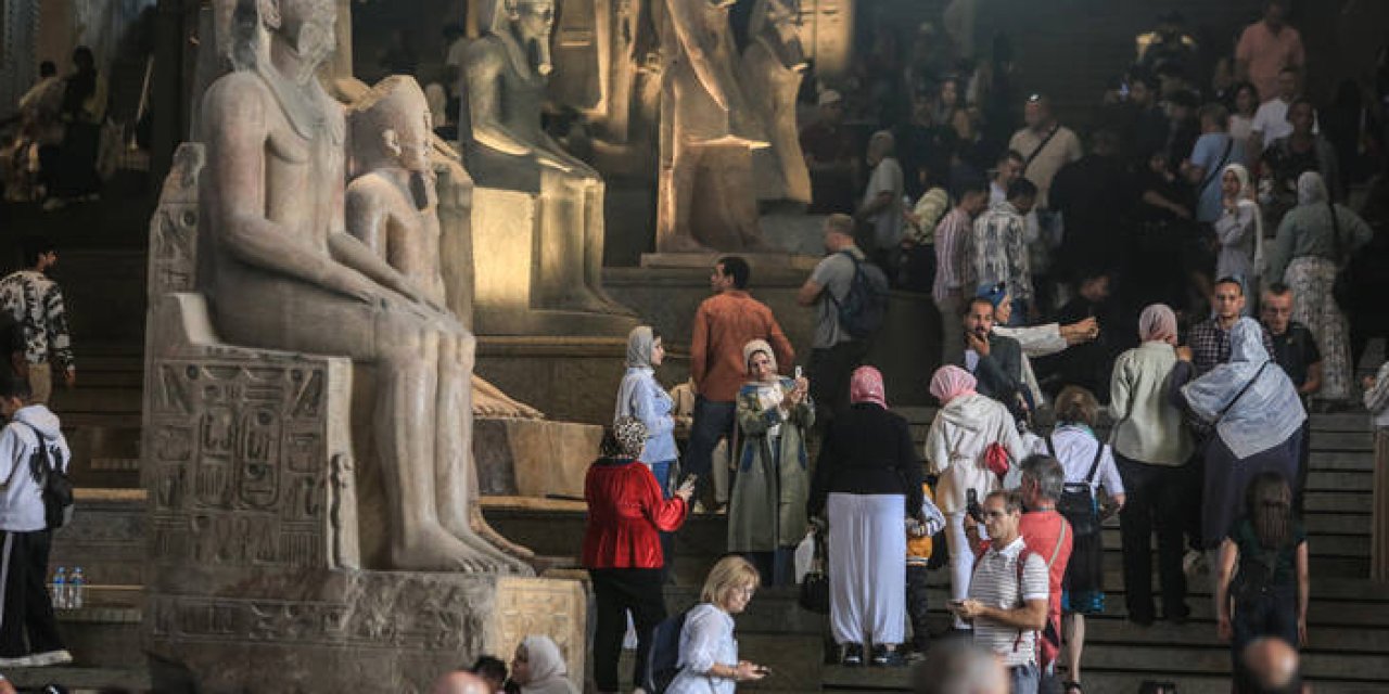 Mısır Müzesi, tarihin derinliklerine götürüyor