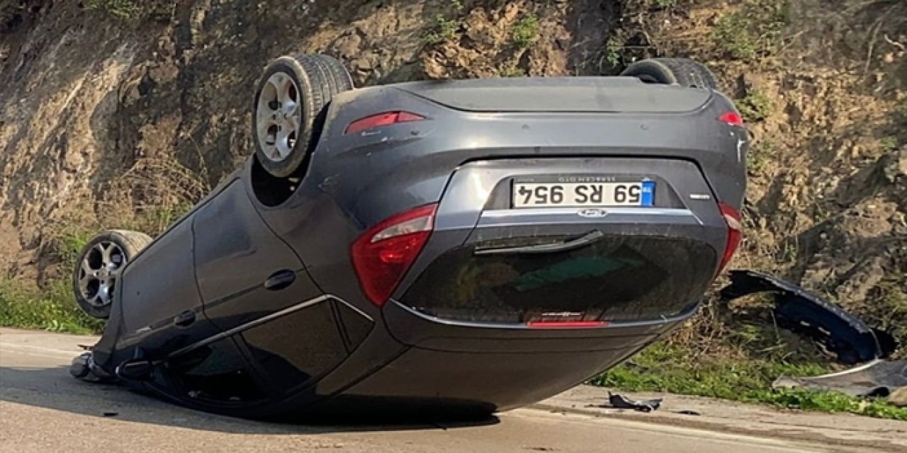 Kontrolden çıkan otomobil, ters döndü: 2 yaralı