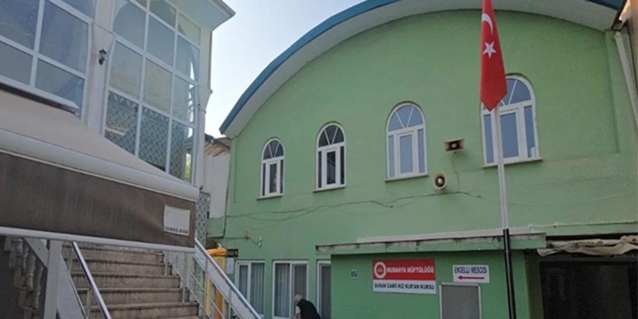 Cami tuvaletinde gizemli ölüm: Kimliği belirsiz erkek ölü bulundu