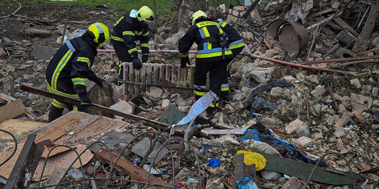 Zelenskiy: “Rus saldırılarında 2 kişi yaşamını yitirdi, 11 kişi yaralandı”