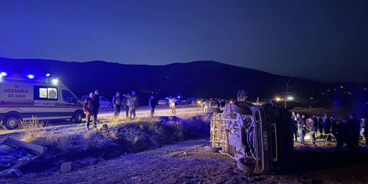 Kahramanmaraş’ta işçileri taşıyan minibüs şarampole devrildi: 2 ölü, 7 yaralı