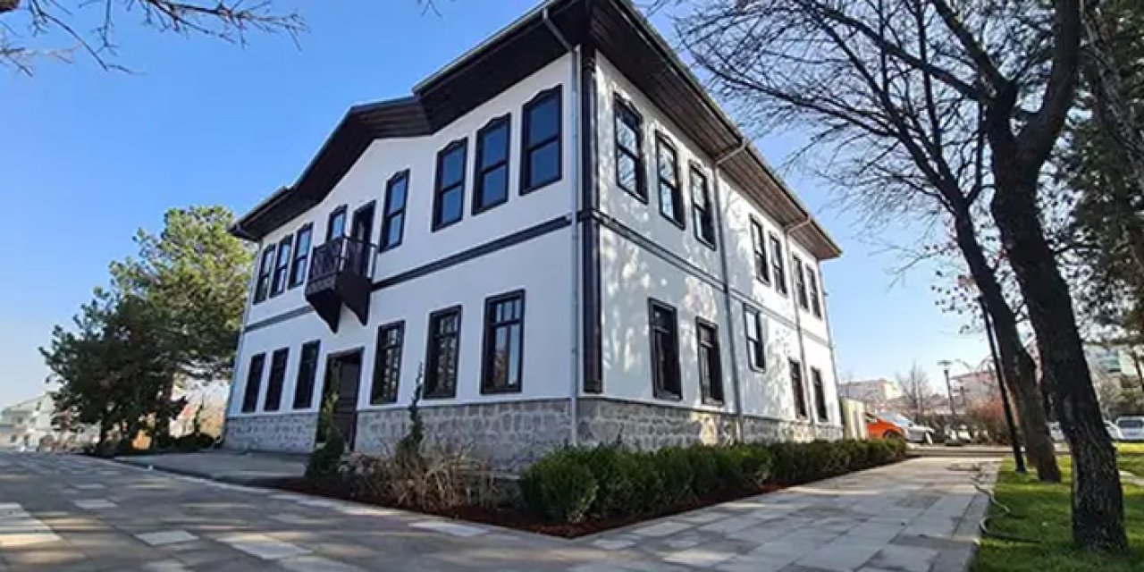 Abidin Paşa Köşkü’nde 10 Kasım’a özel anlamlı jest