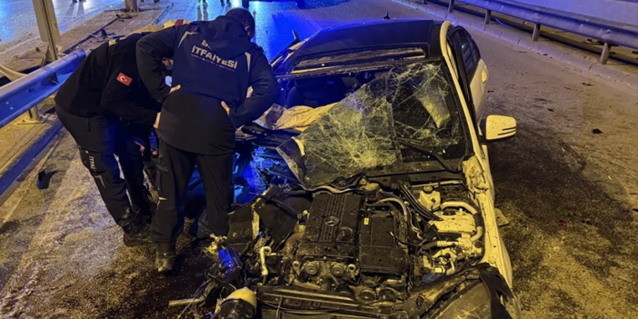 Bursa’da feci kaza: Hurdaya dönen araçtan 6 kişi sağ çıktı