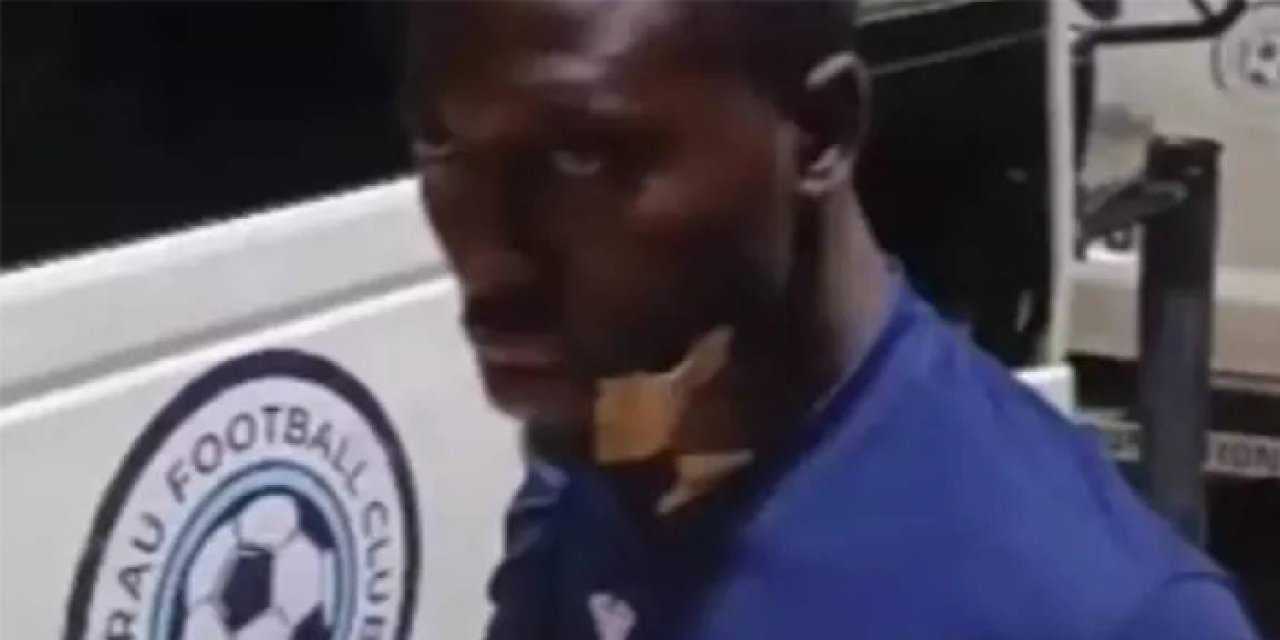 Futbolda facia! Taraftar futbolcunun boğazını kesti