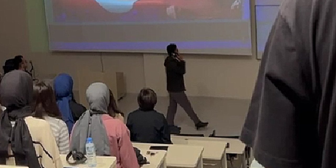 Konya’da 10 Kasım provokasyonu: Cep telefonuyla konuşarak olta attı