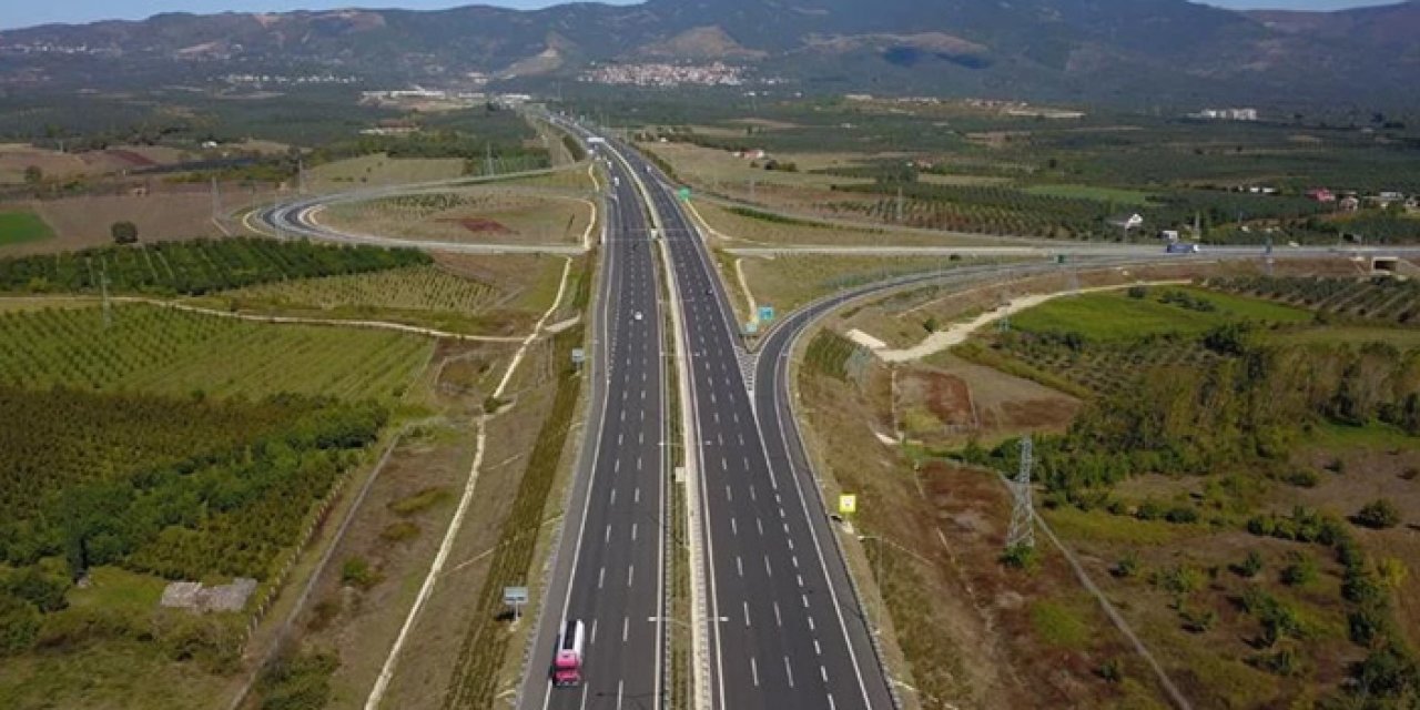 Ankara’da trafik alarmı: Havalimanı ve Konya yollarında tek şerit trafiği