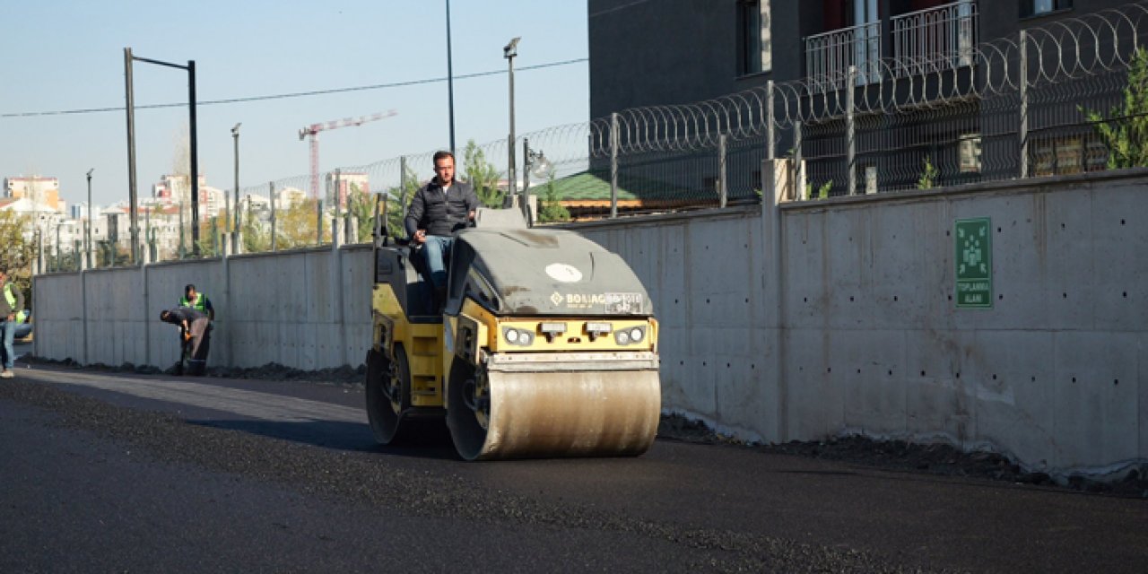 Etimesgut’ta kız yurdu çevresinde asfalt düzenlemesi yapıldı
