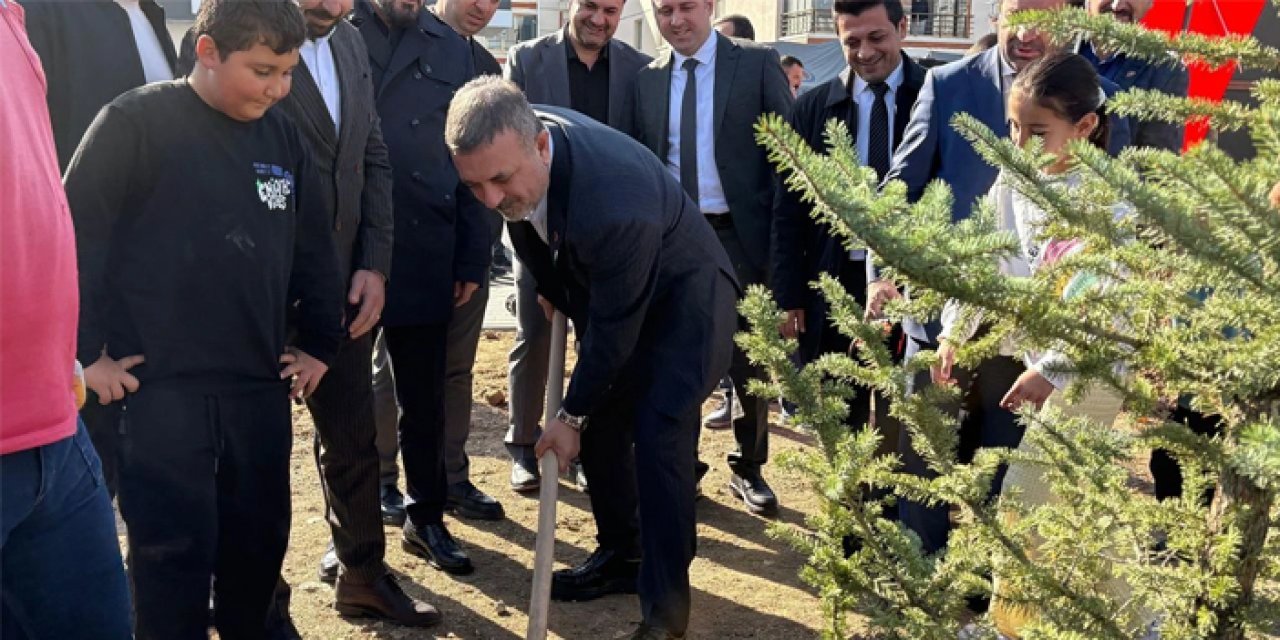 Sincan’da yüzlerce fidan toprakla buluştu