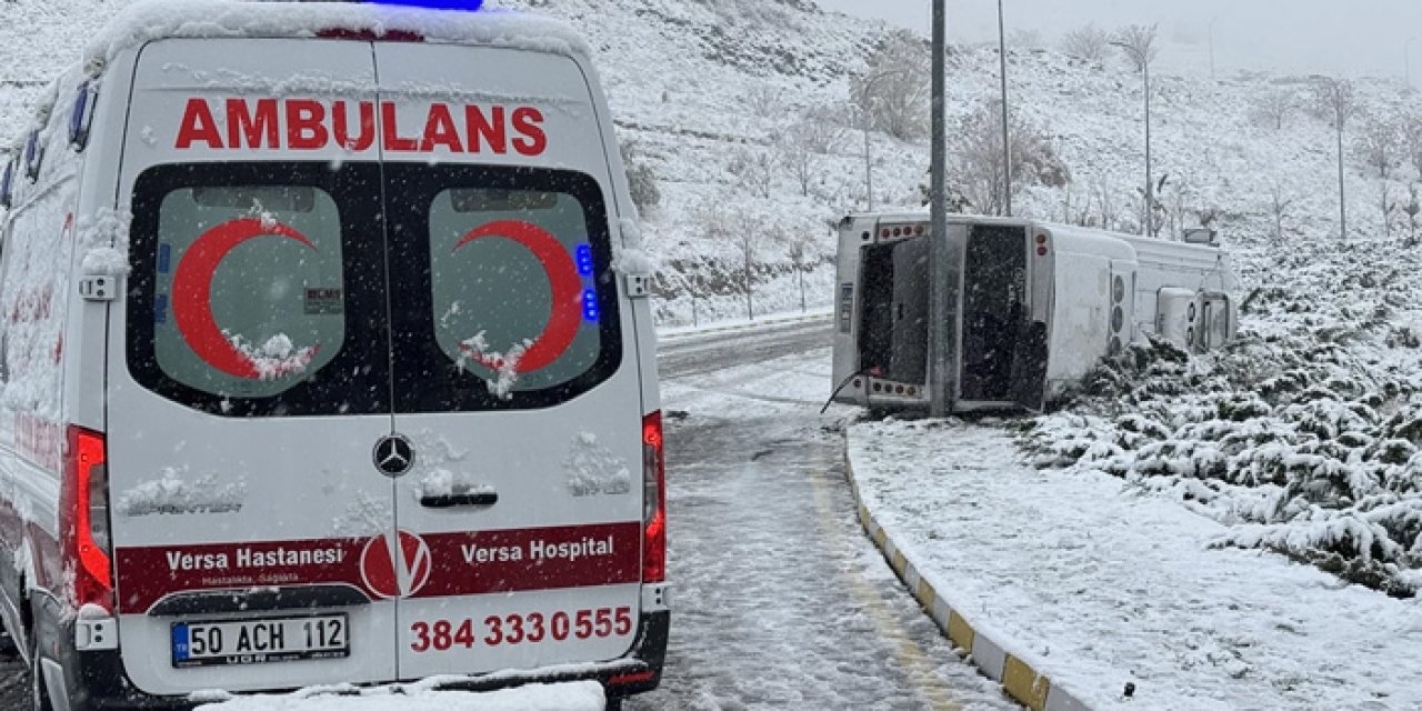 Nevşehir’de işçi servisi devrildi: 14 kişi yaralandı