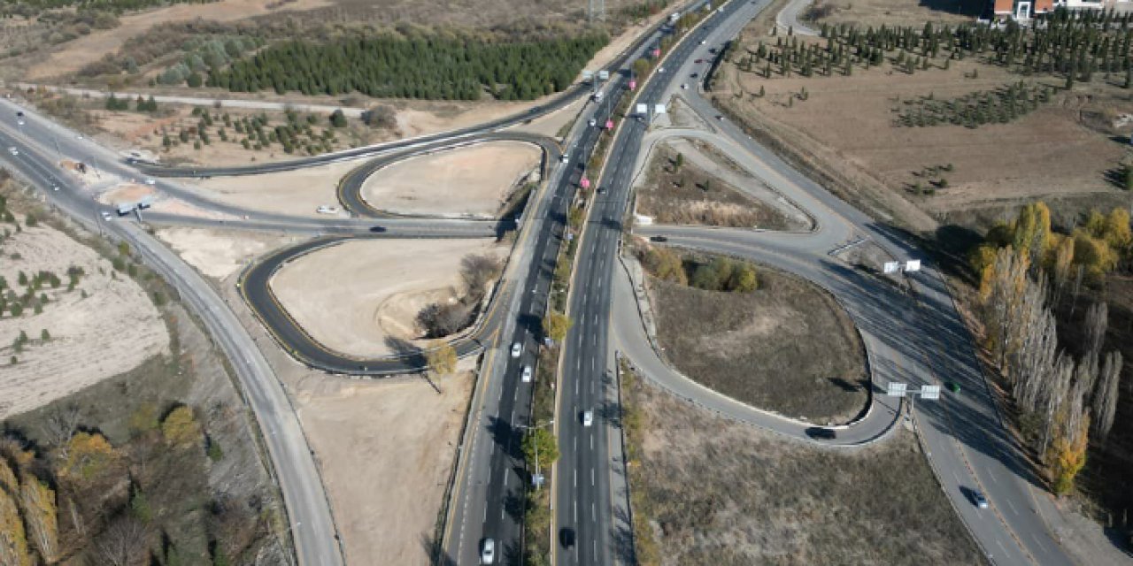 Ankara’da Sabancı-Ankara Bulvarı Kavşağı yonca düzenlemesiyle yenilendi