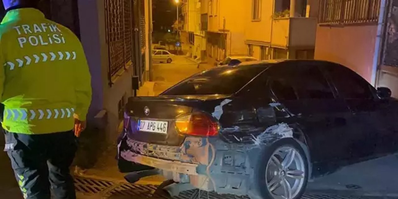 Polis ‘dur’ ihtarına uymayan sürücünün kaçışı 3 araca çarpmayla son buldu