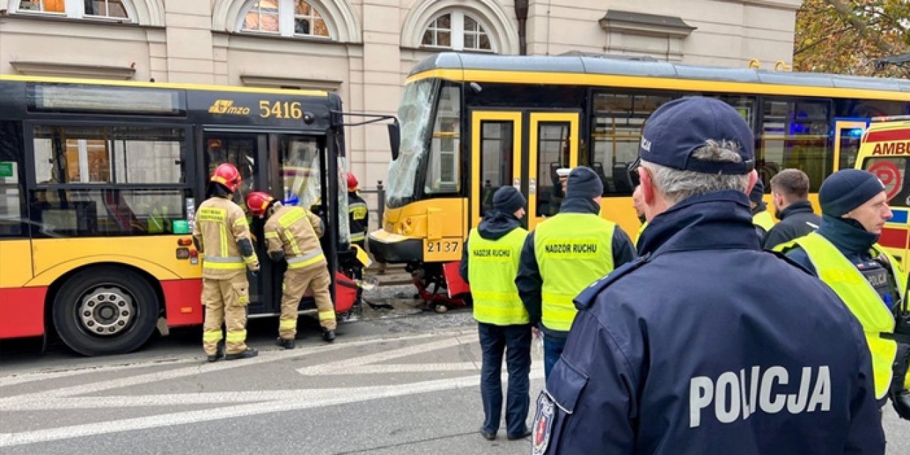 Varşova’da tramvay ve otobüs kazası: 24 yaralı