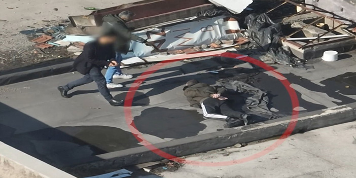 Kan Donduran Olay: Babasını Öldürüp Çatıya Saklandı