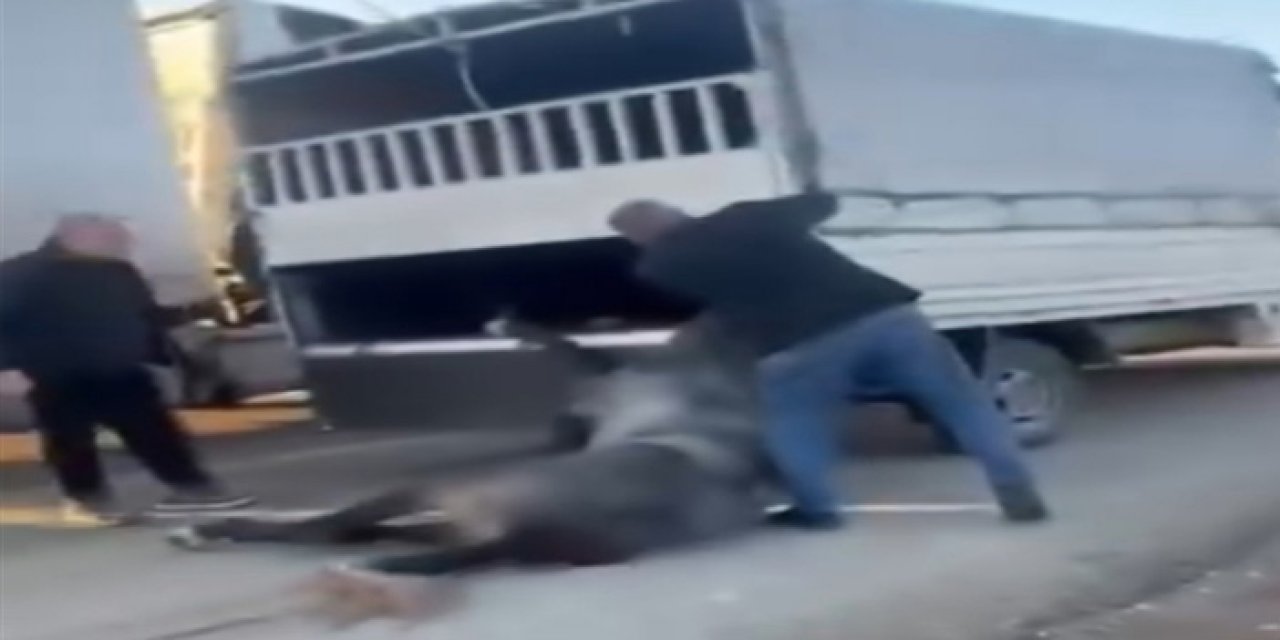 Batman’da Kamyonetin Arkasına Bağlı Atı Sürüklediler