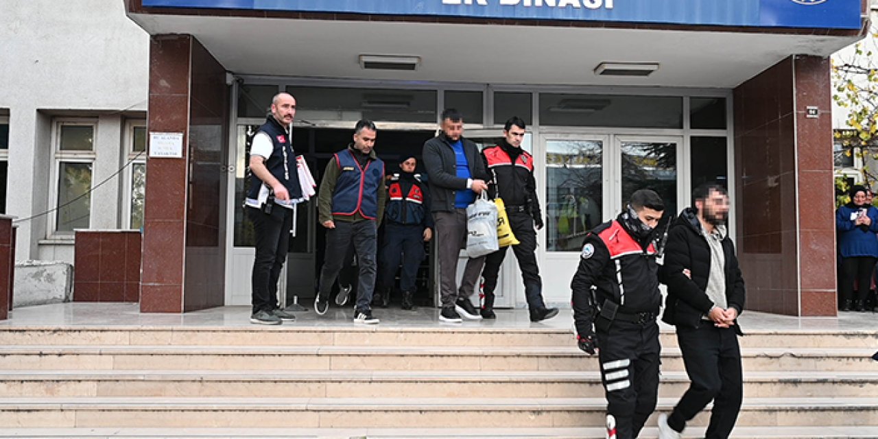Kırıkkale’de eş zamanlı operasyon: 15 firari cezaevine gönderildi