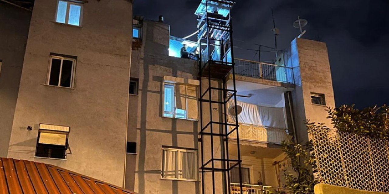 İzmir'de Acı Olay: Bir Kişi Engelli Asansöründen Düştü