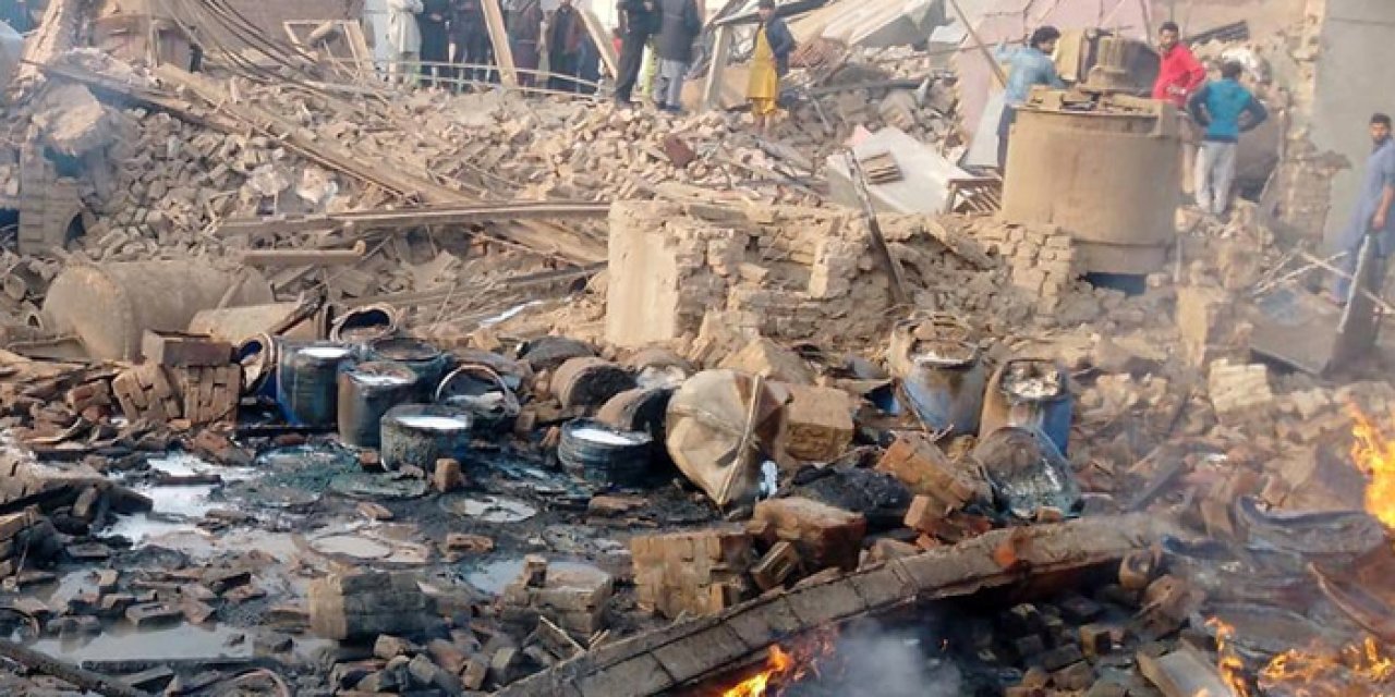 Pakistan’da Fabrika Patlaması: 18 Ölü, 21 Yaralı
