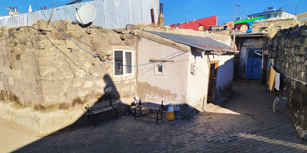 Erzurum Tekman’da bir kişiyi döverek öldüren 6 kişiden 3’ü ev hapsi aldı!