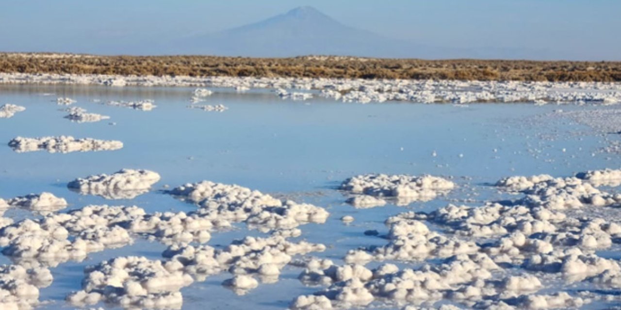 Sular çekildi, Tuz Gölü görsel bir şölene dönüştü