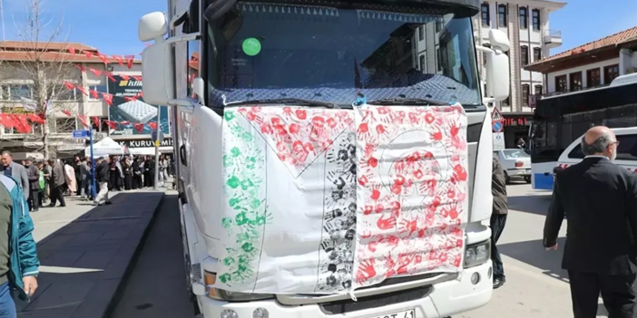 Çubuk’ta hazırlanan yardım tırı Gazze’ye dualarla yola çıktı