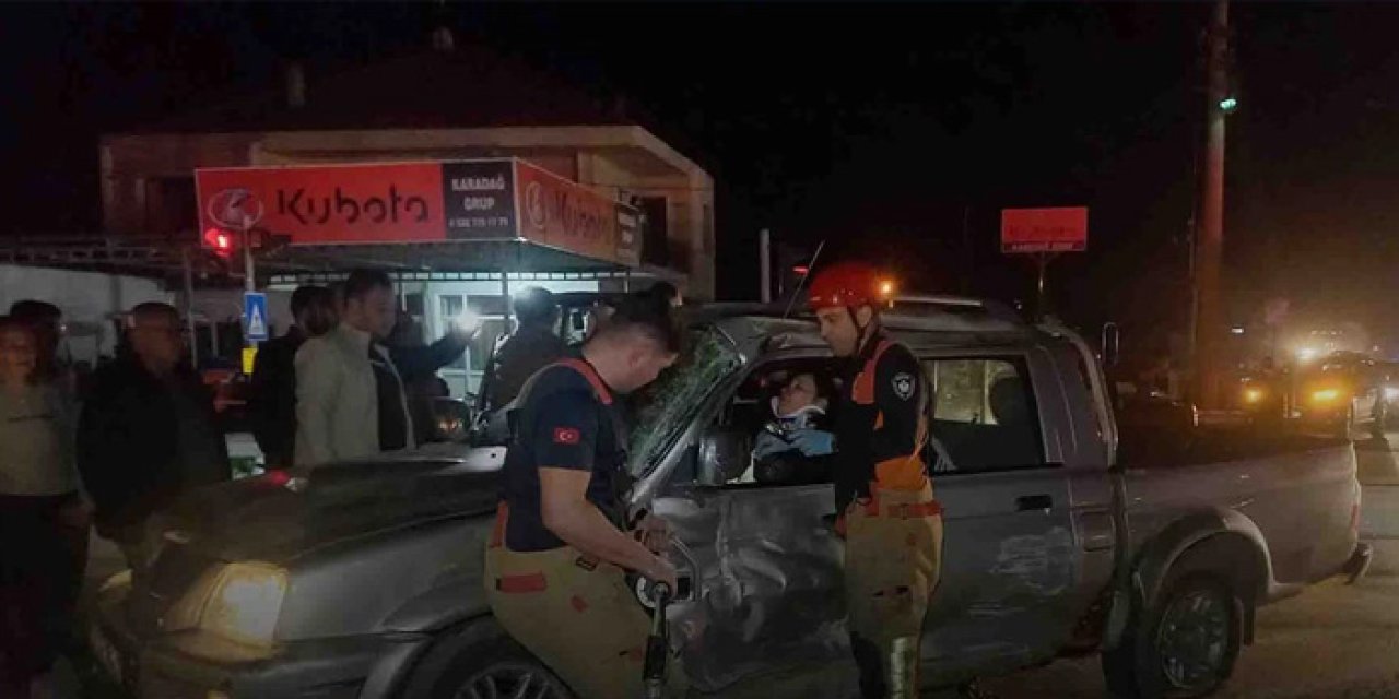 Manisa’da Kamyon ve Pikap Çarpıştı: 2’si Çocuk 4 Yaralı