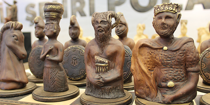 Frig motifleri satranca taşındı: Ankara’da görücüye çıktı